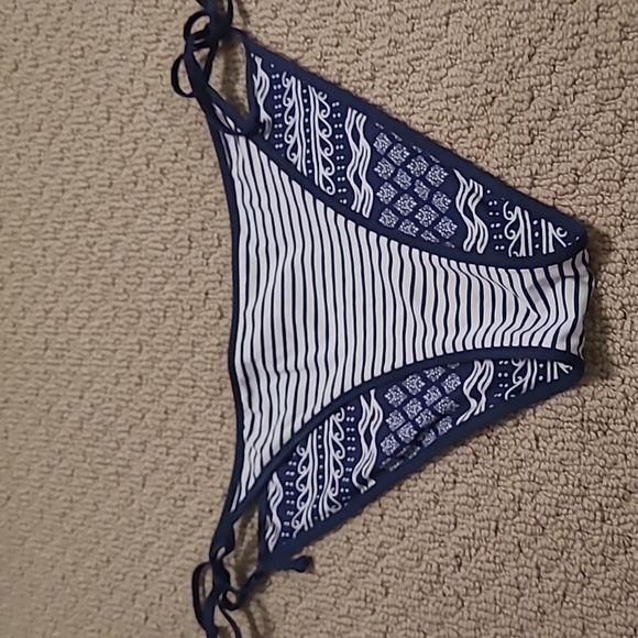 NWOT string bikini - Picture 3 of 4
